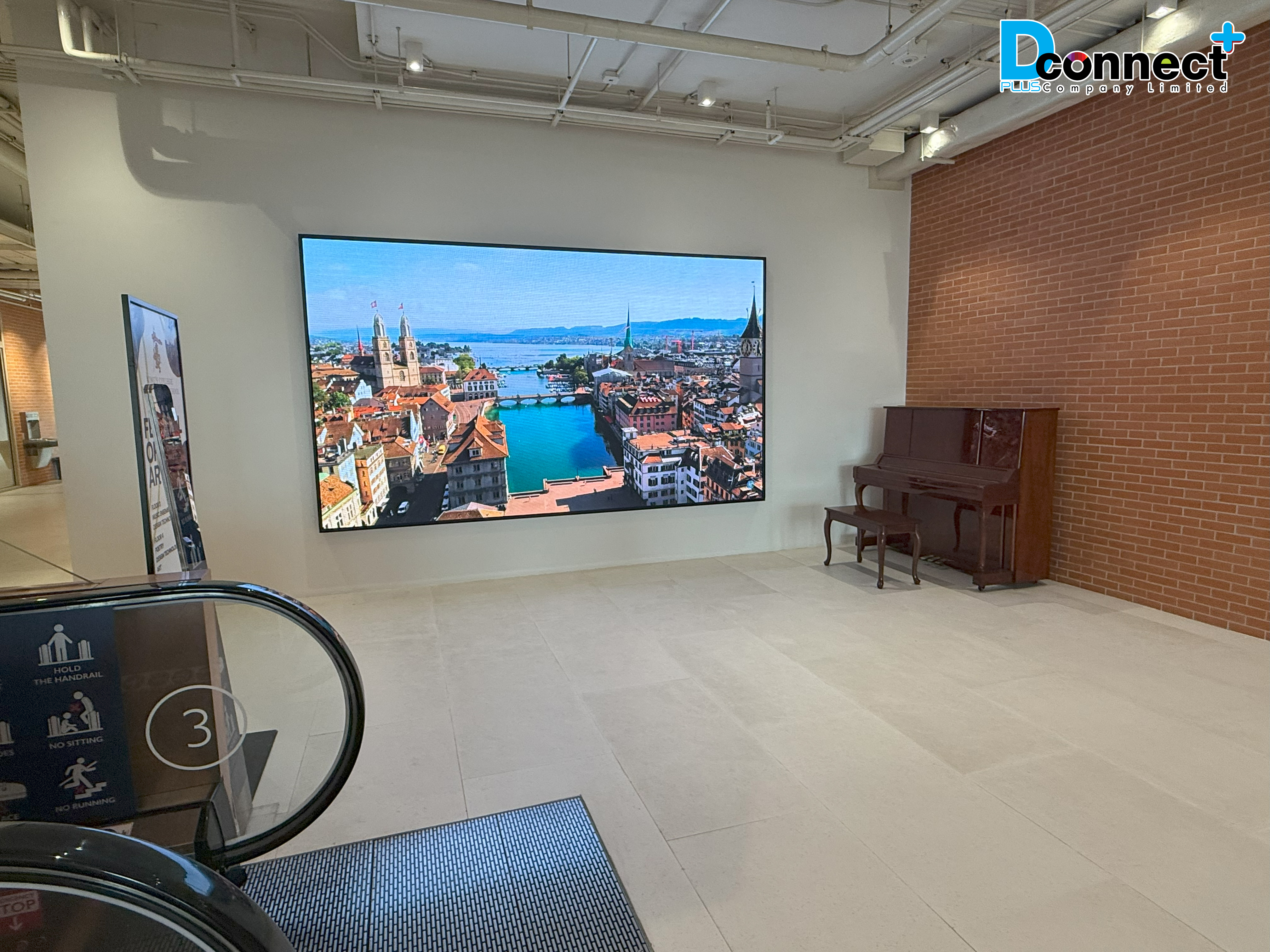 COP27 Debrief “Indoor 55inch Touch-Screen Vertical Kiosk